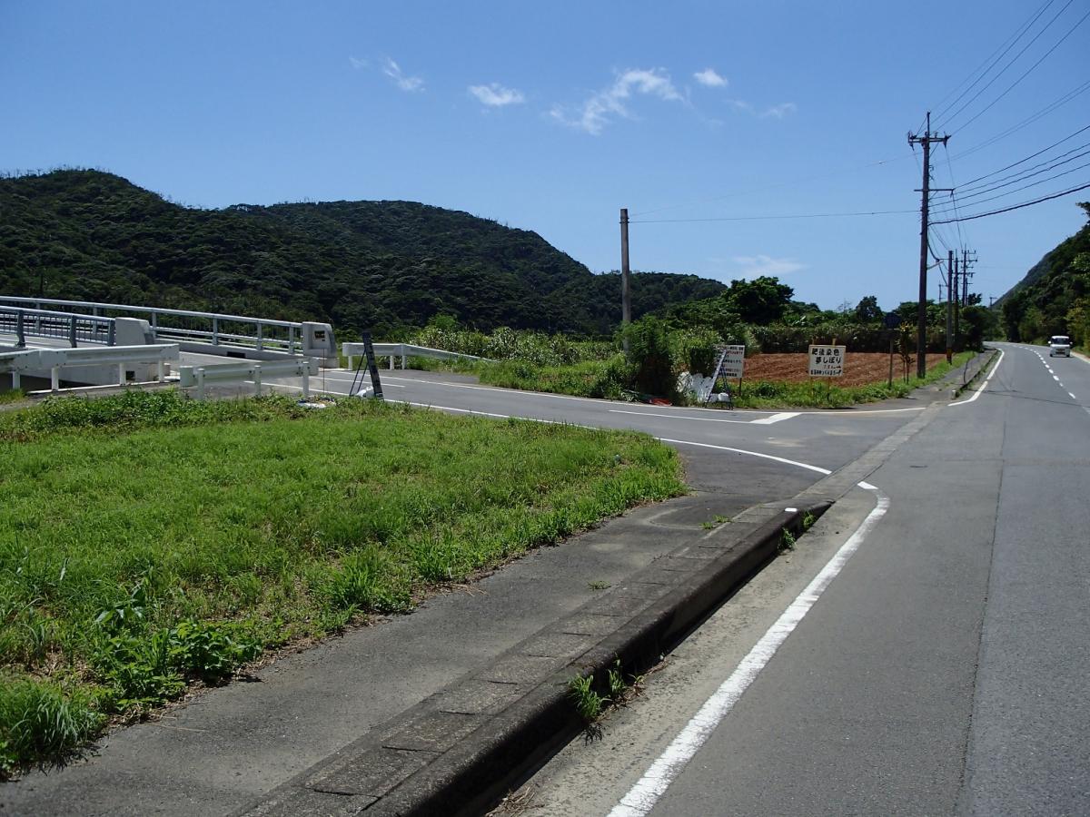 県道交差点