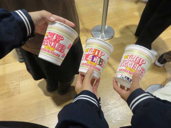 カップヌードル２